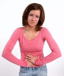dolor abdominal en una mujer con gastritis